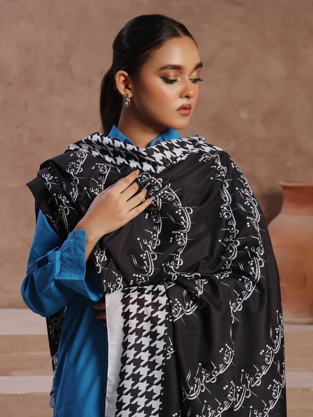 Shaam Stole (Black)