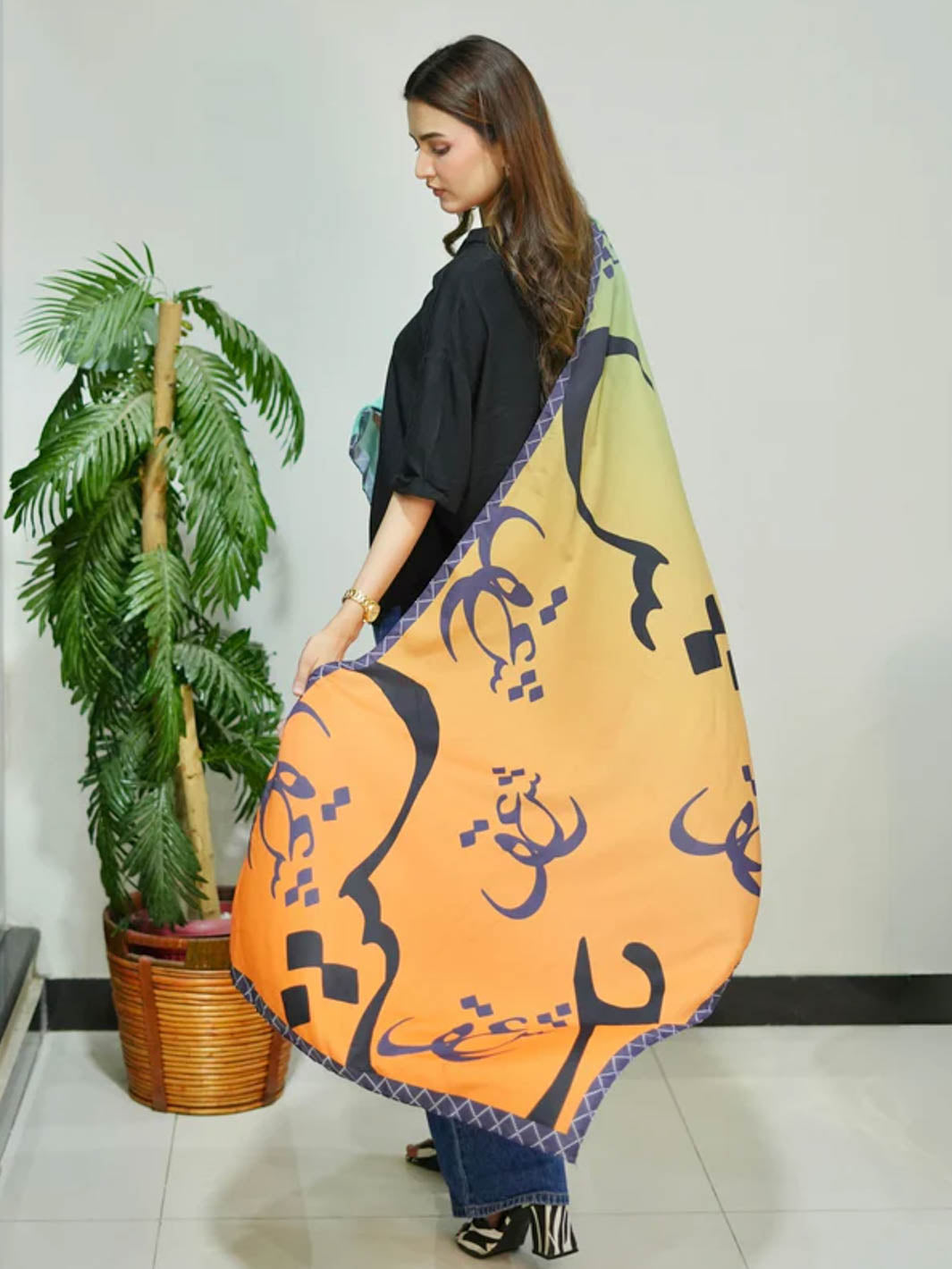 Ain Se Ishq Stole (Neon)