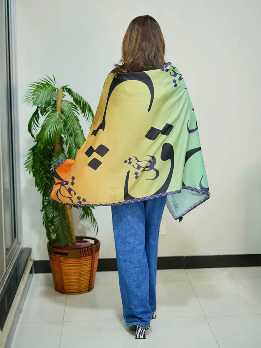 Ain Se Ishq Stole (Neon)