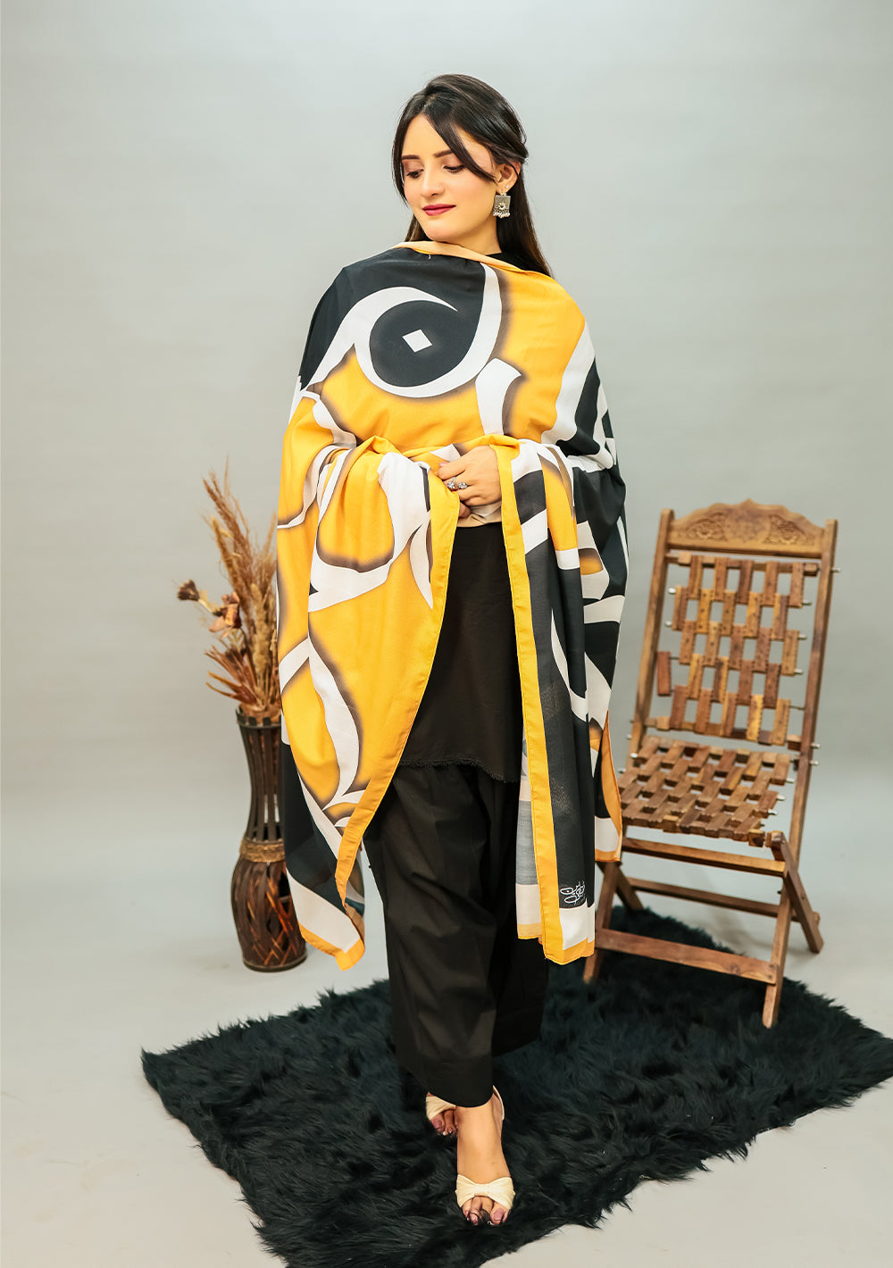 Huroof Ki Mehfil Voile Dupatta (black and white)