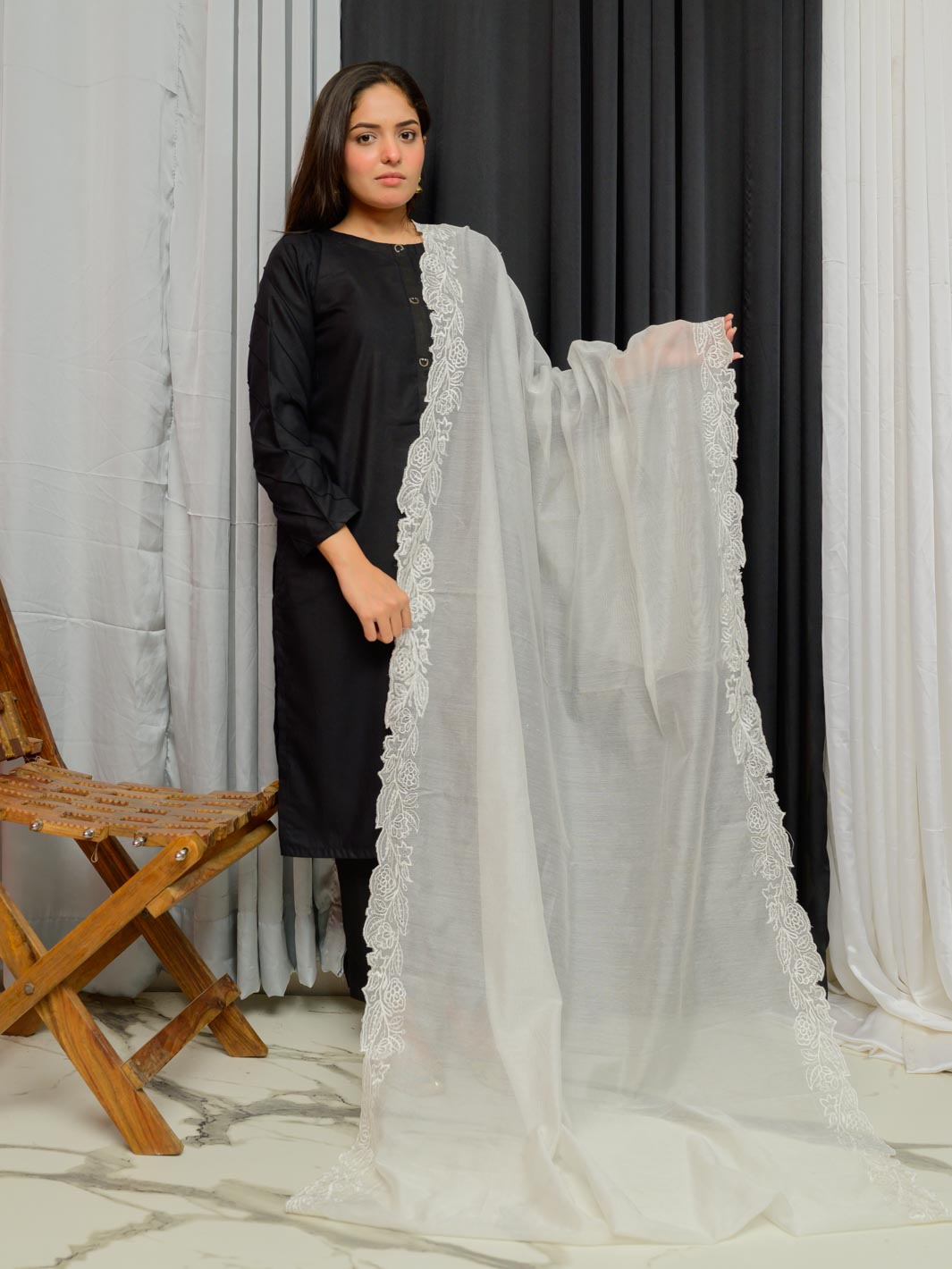 Pure Lawn Cutwork Dupatta (White 004)