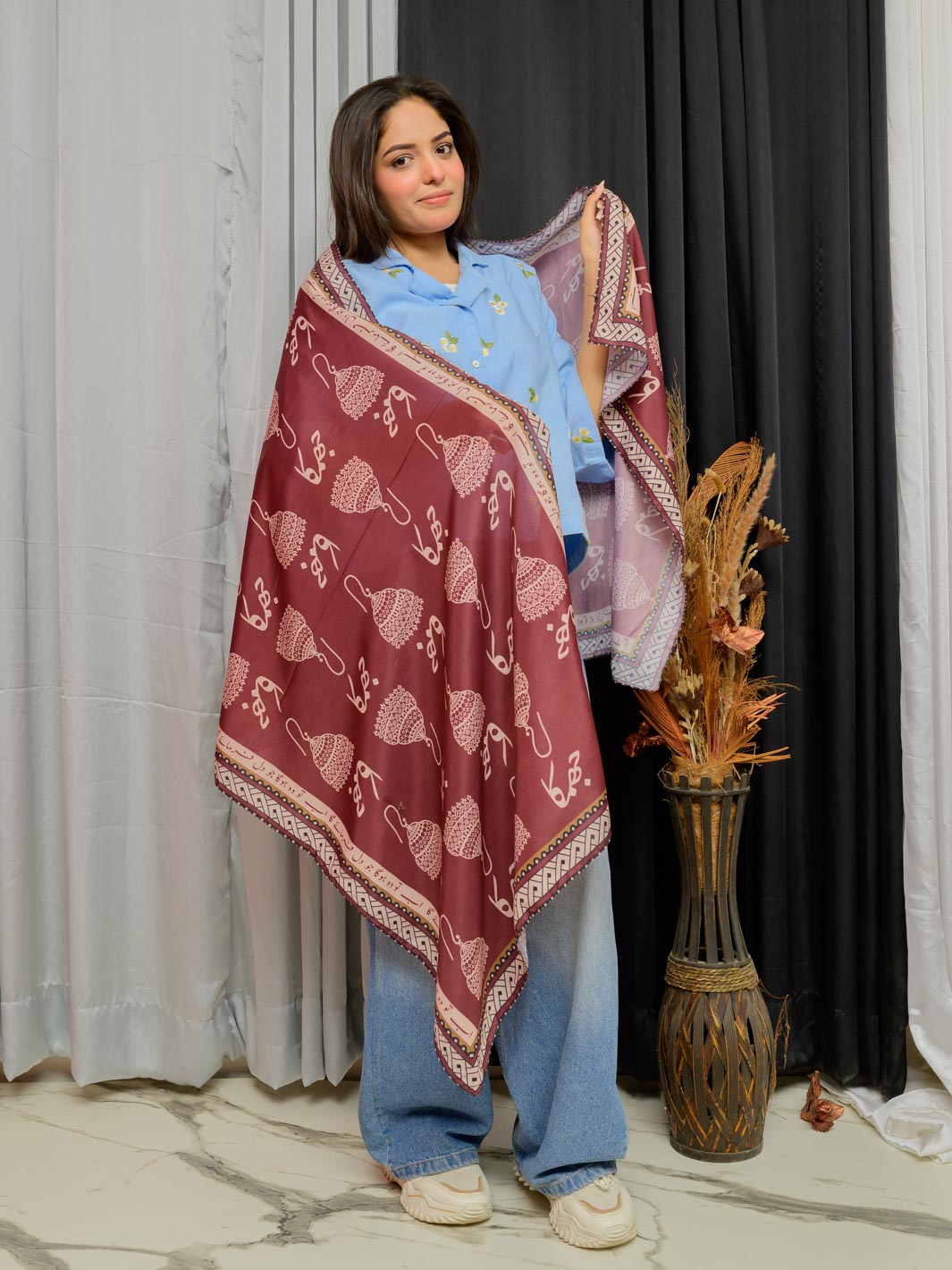 Jhumka Stole (Maroon)