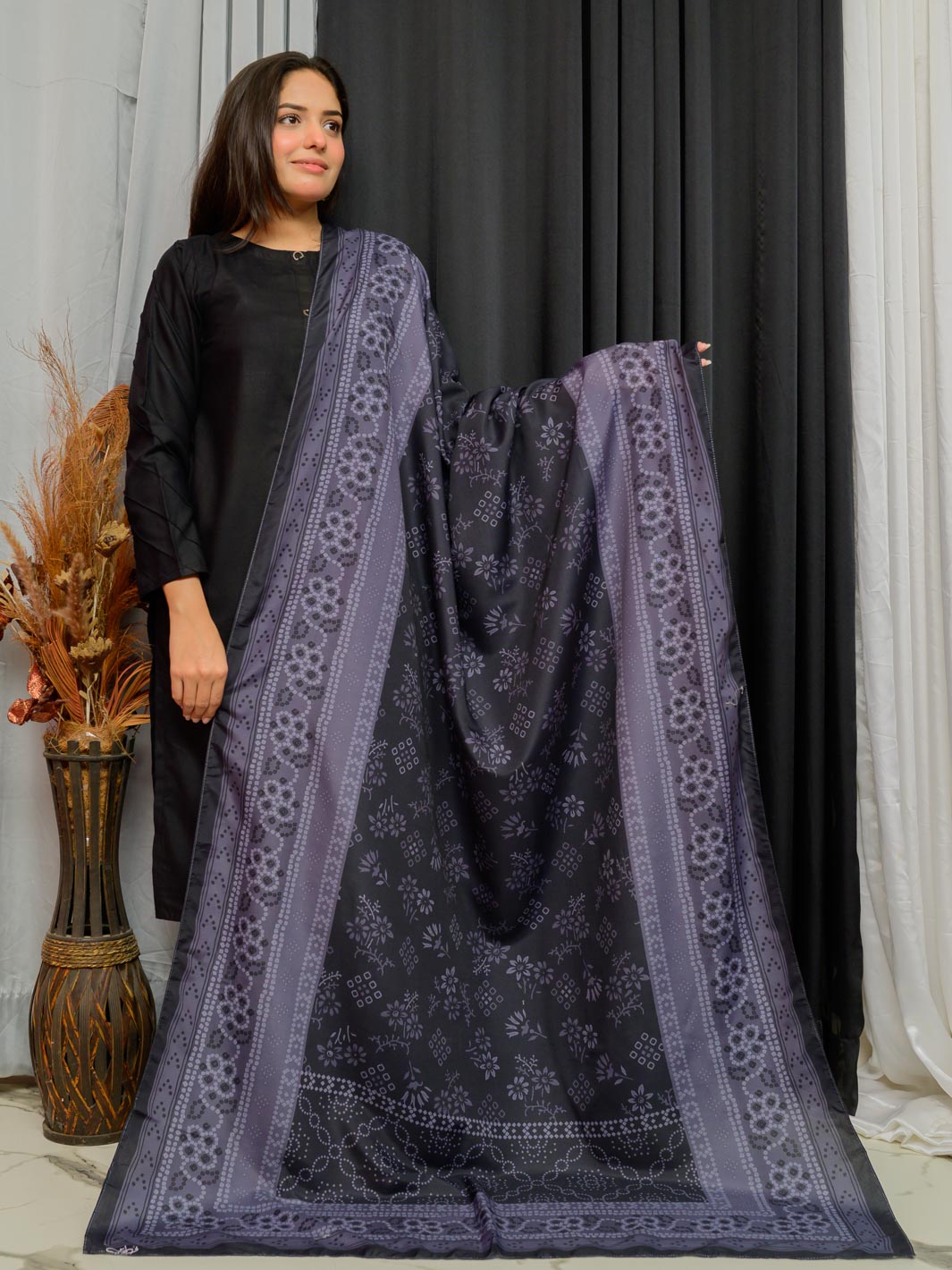 Chunri art Dupatta (Black)