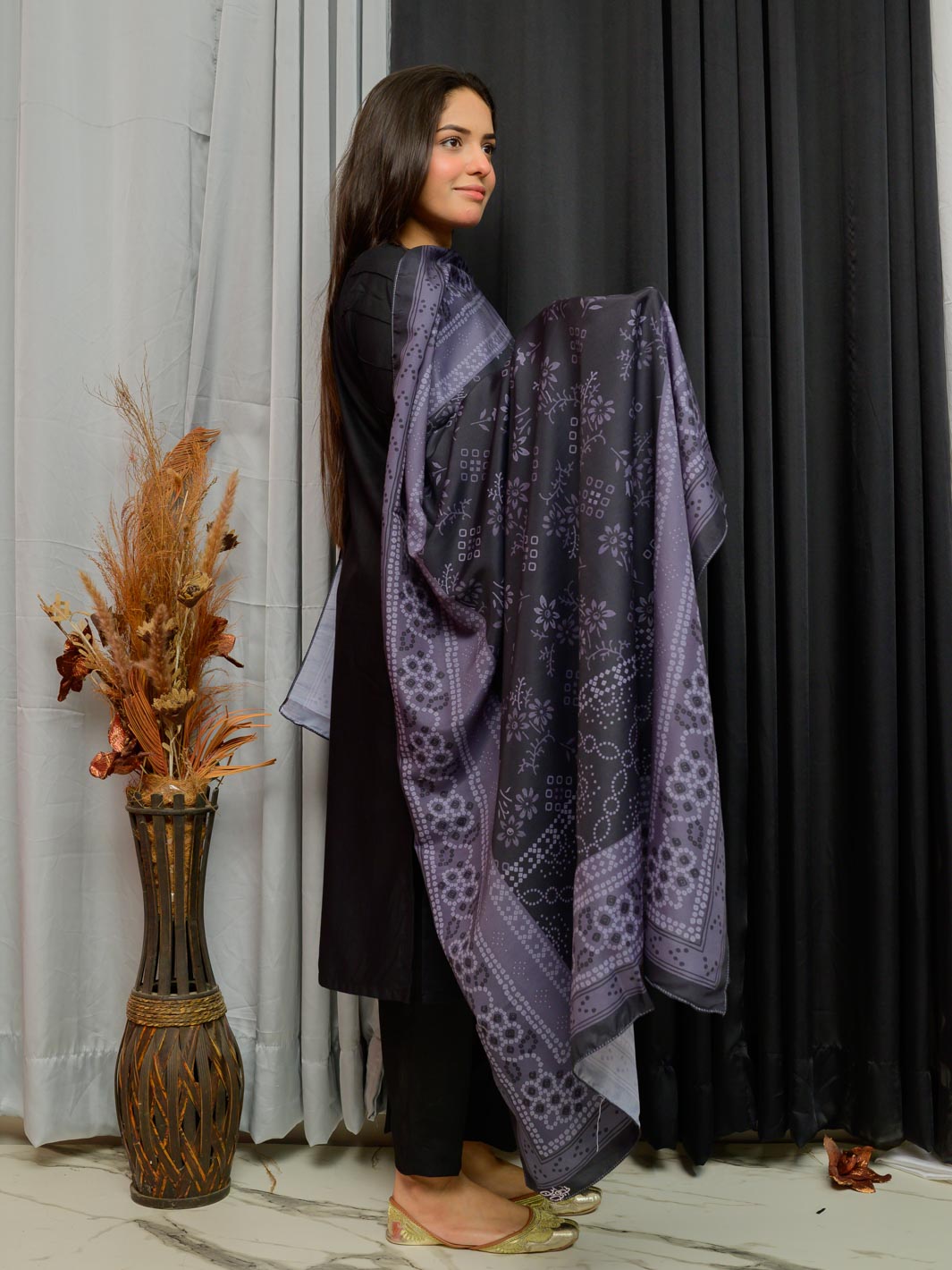 Chunri art Dupatta (Black)