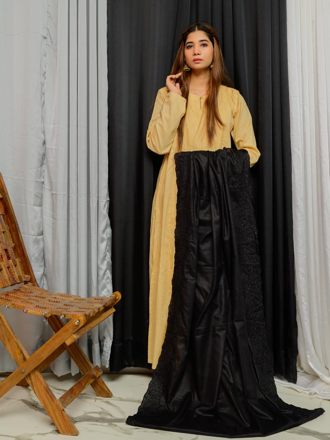 Pure Lawn Embroidered Dupatta (Black 002)