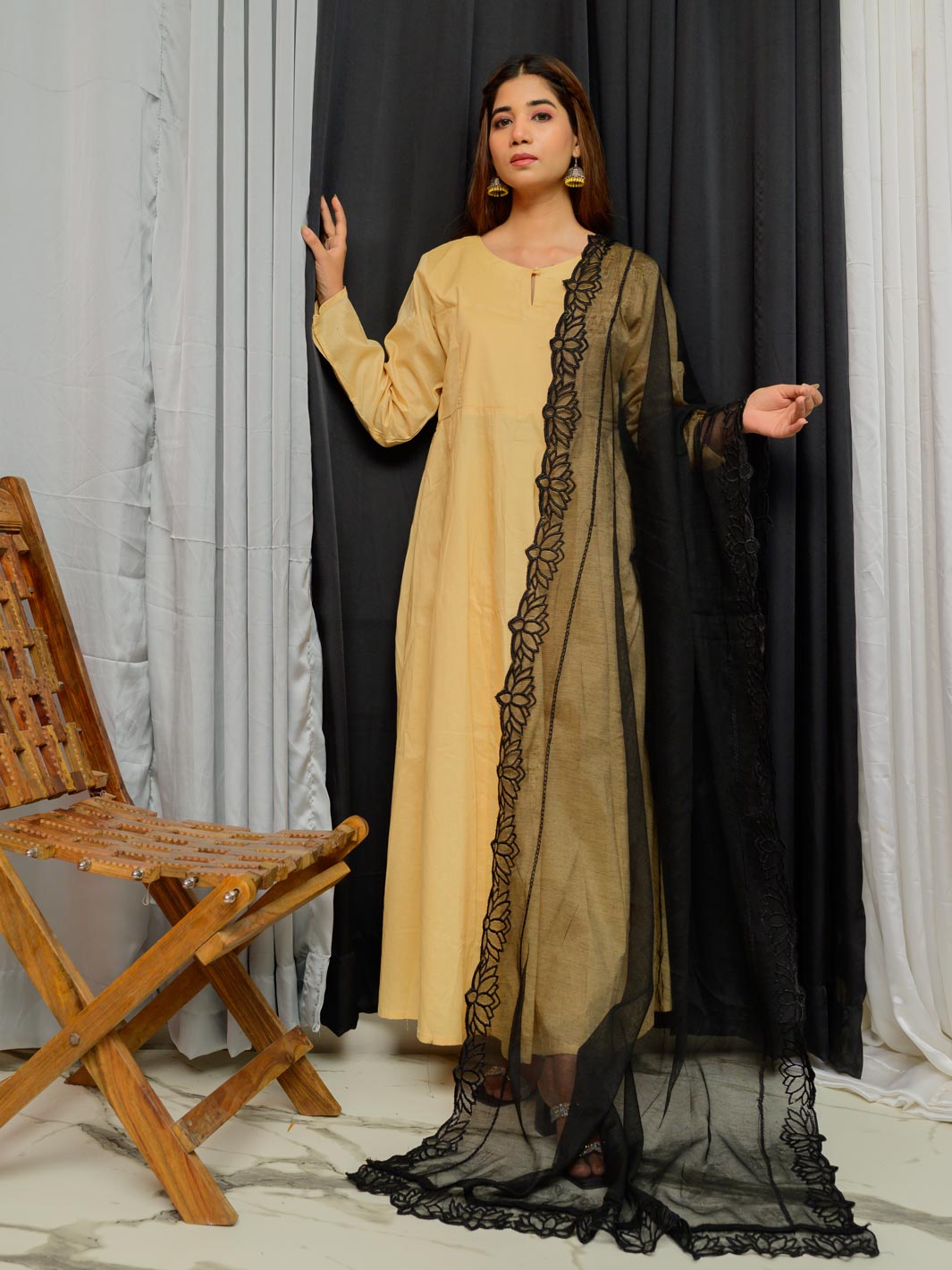 Khaddi Net Embroidered Dupatta (Black 001)