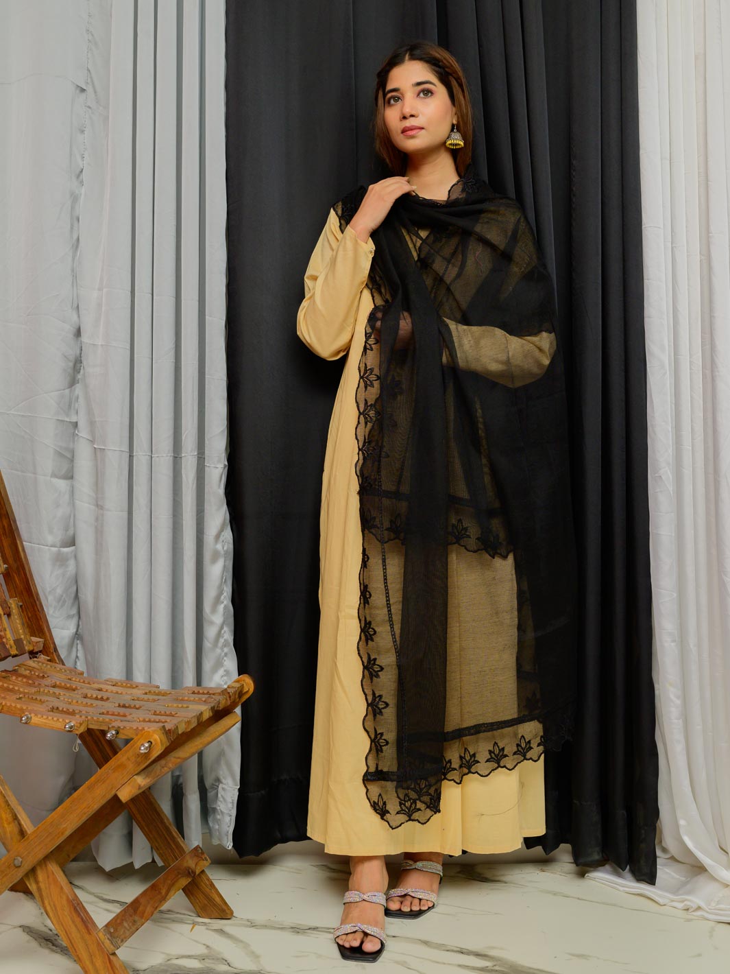 Khaddi Net Embroidered Dupatta (Black 002)