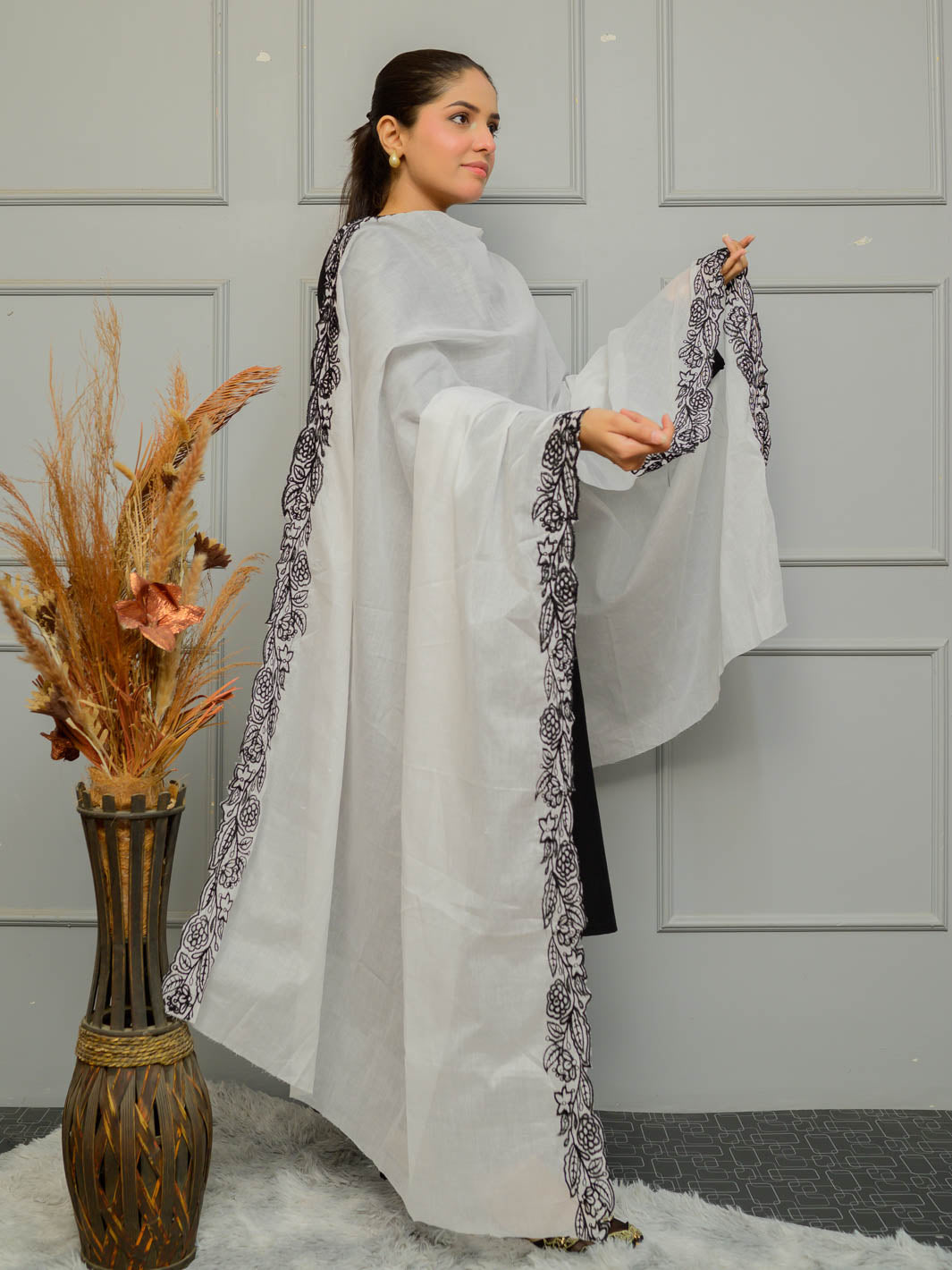 Pure Lawn Cutwork Dupatta (White&Black 001)