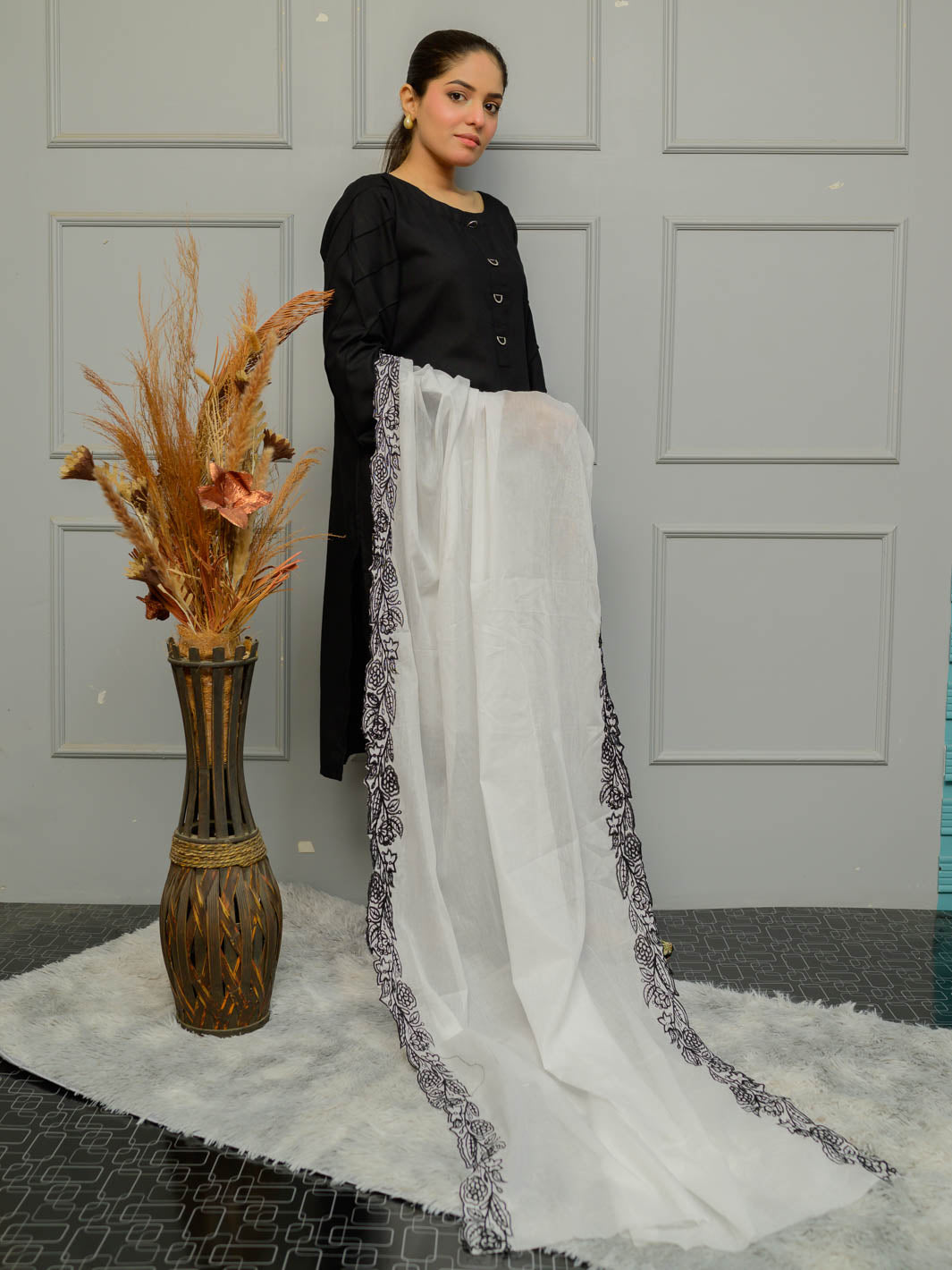 Pure Lawn Cutwork Dupatta (White&Black 002)
