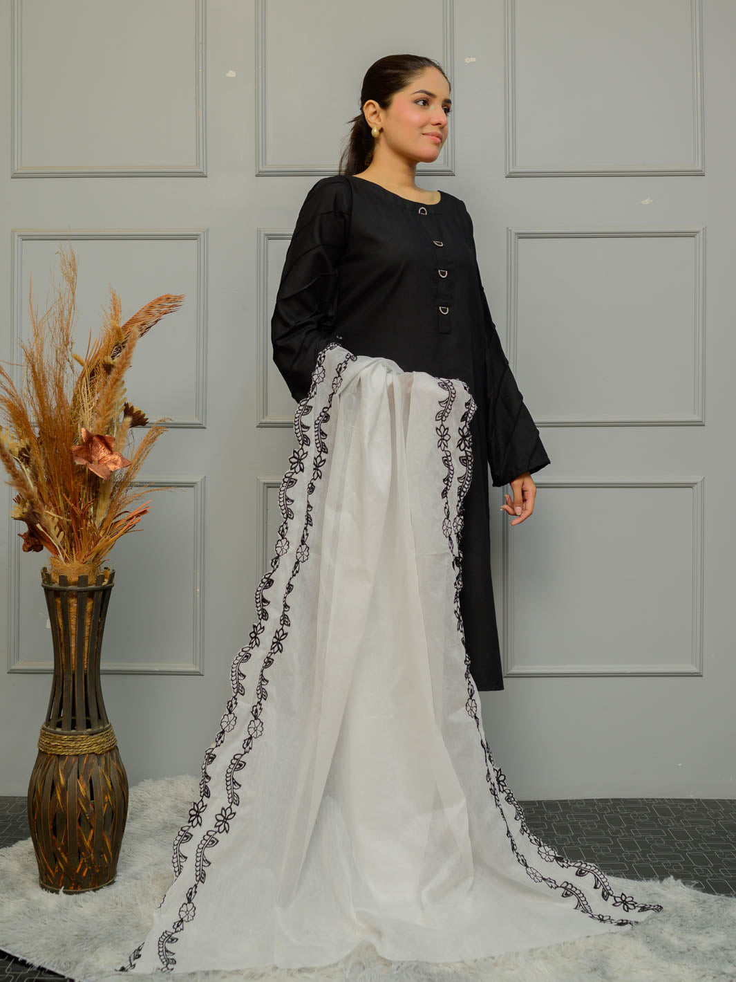 Pure Lawn Cutwork Dupatta (White&Black 003)