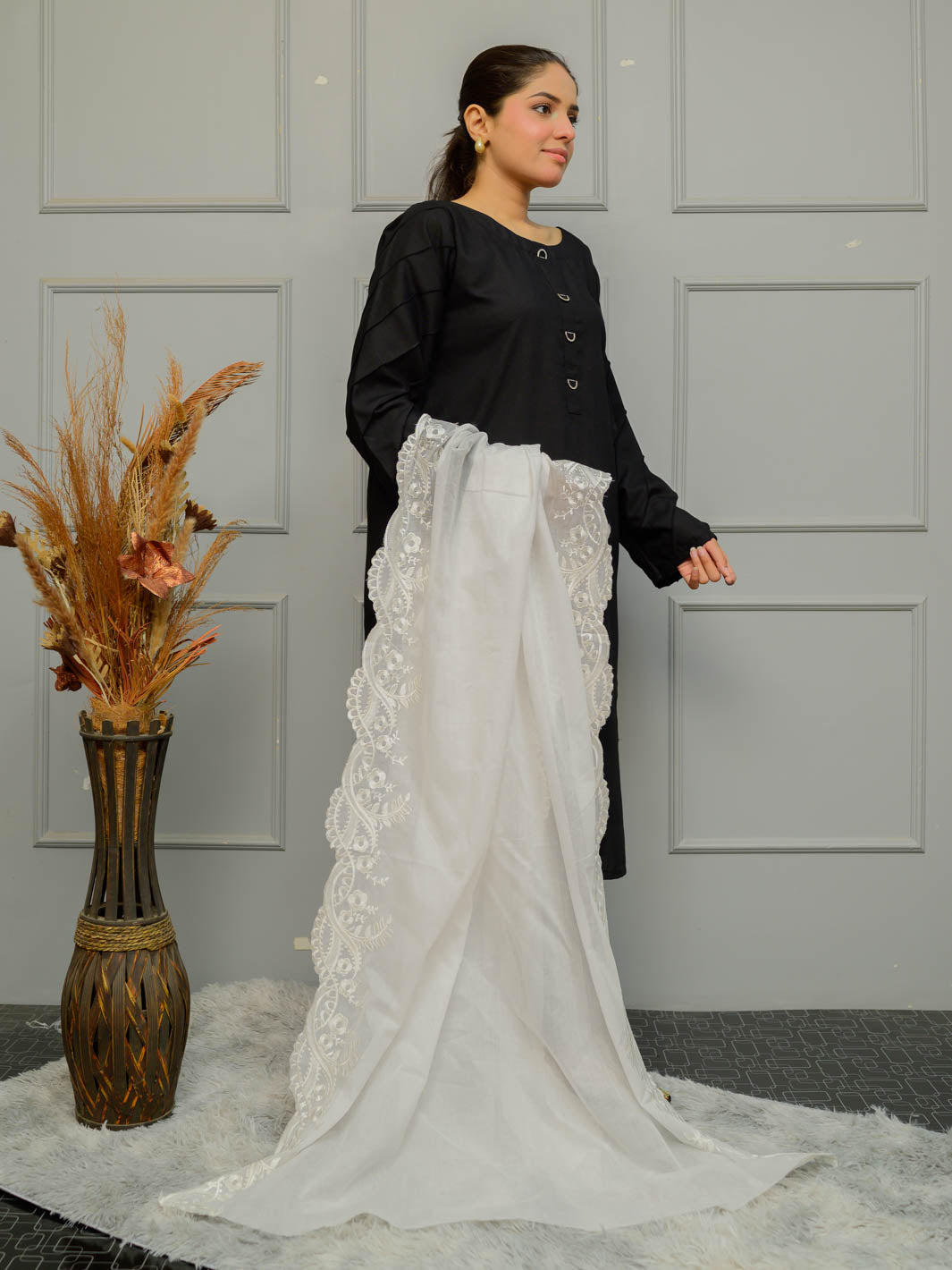 Pure Lawn Cutwork Dupatta (White 001)