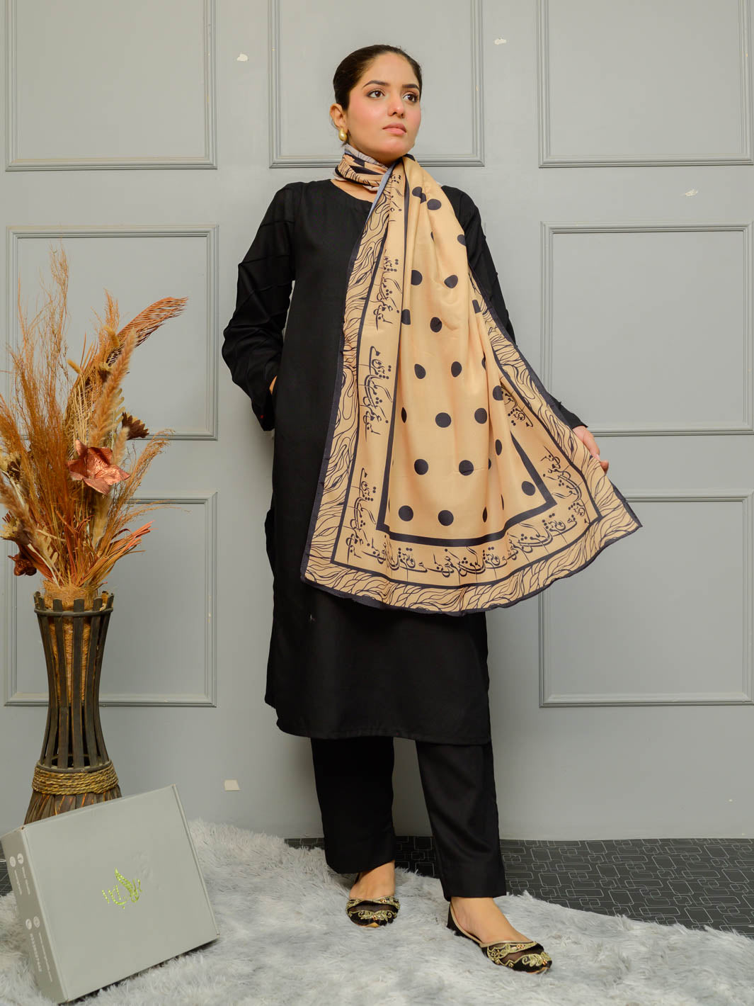 Polka Dot Stole (Beige)