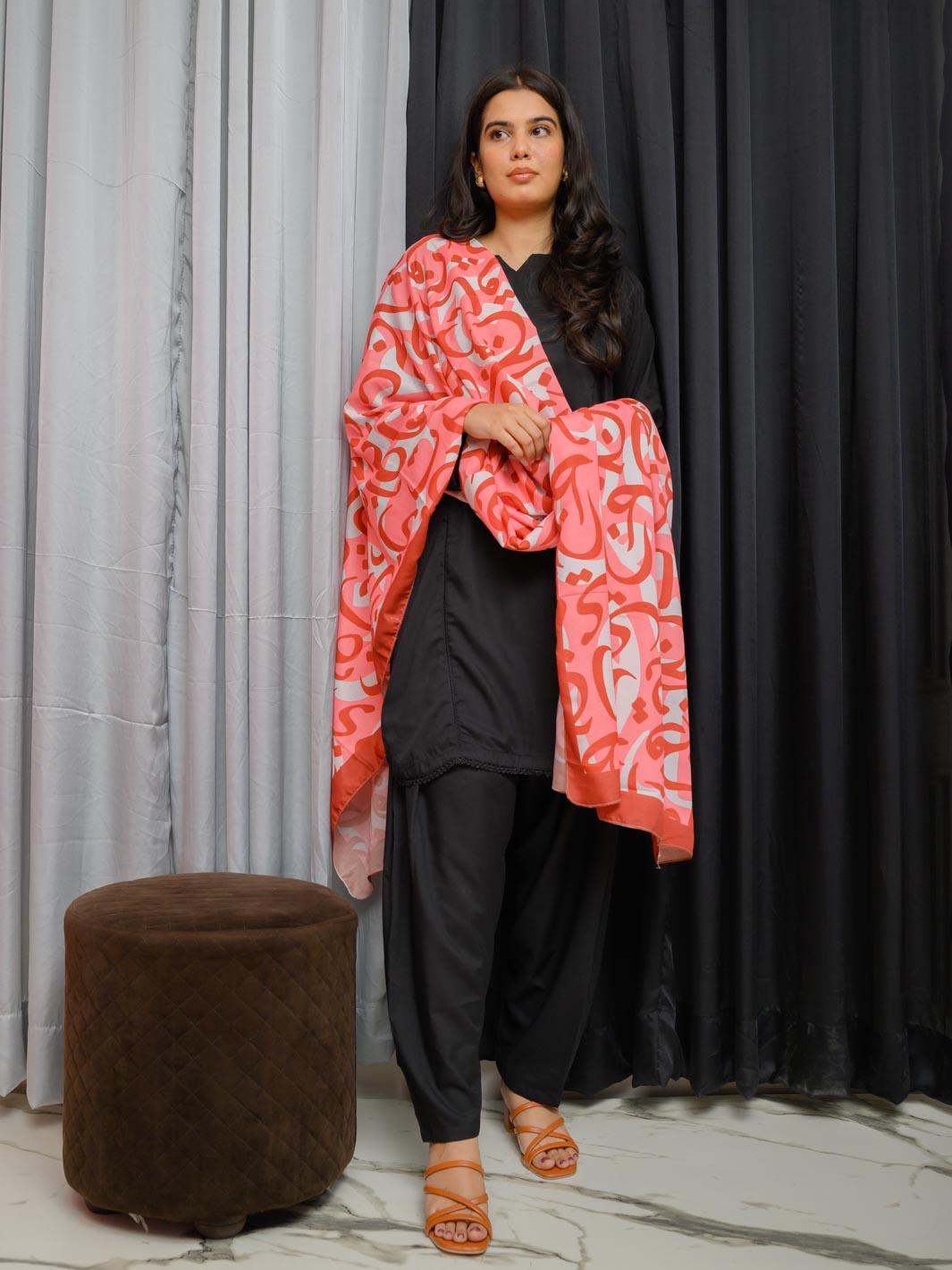 Hujoom Dupatta (reddish)