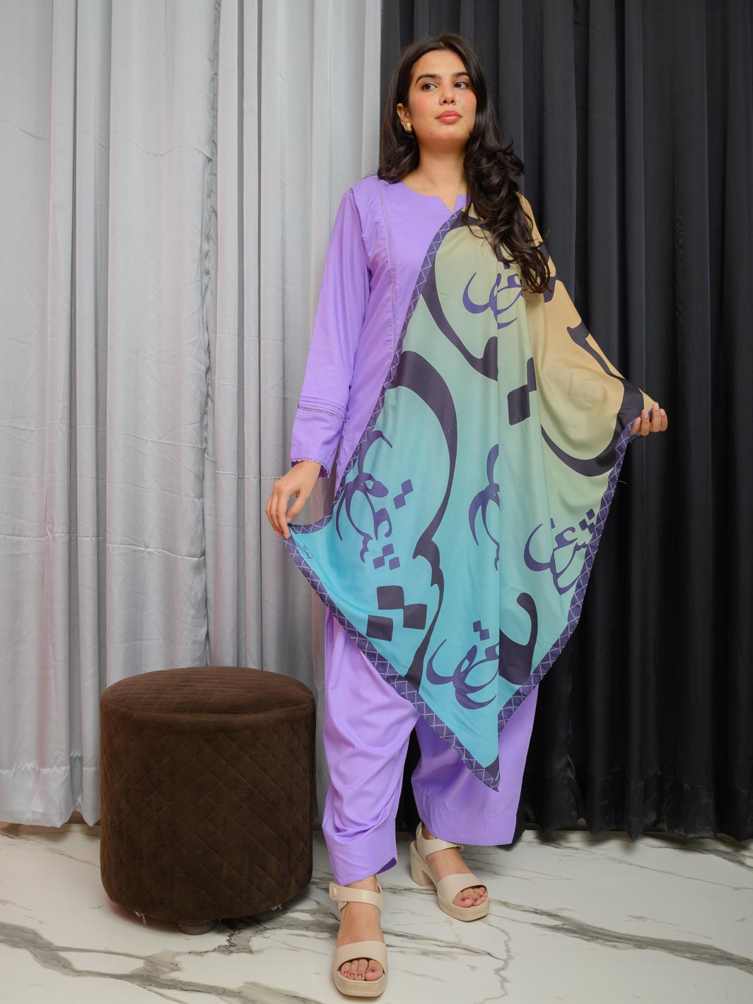Ain Se Ishq Stole (Neon)