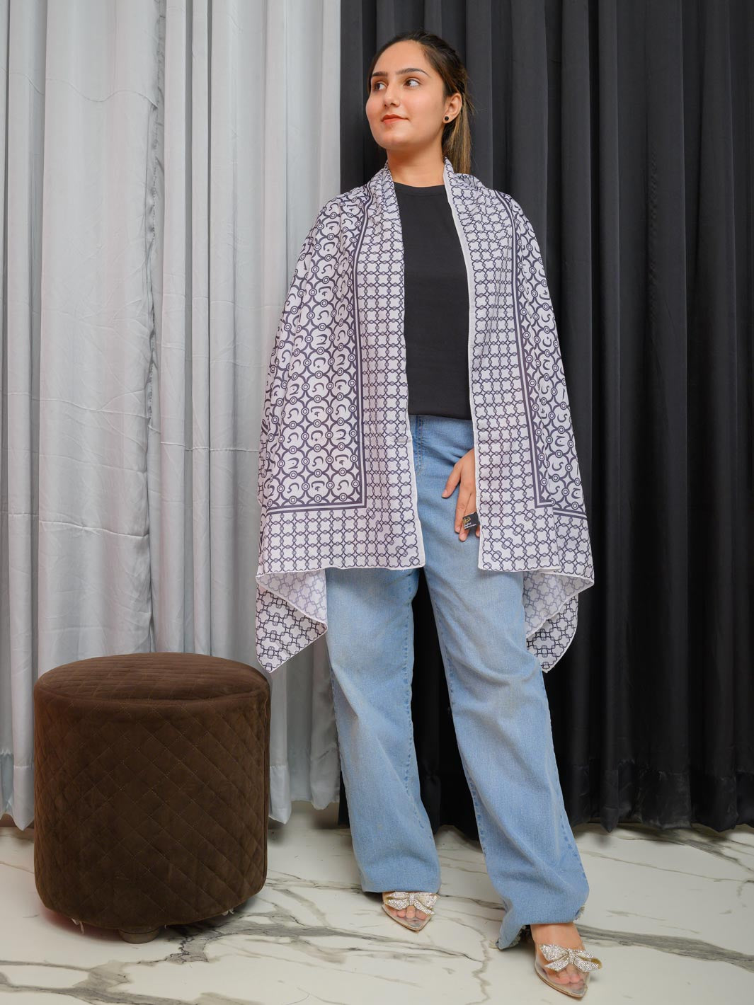 jaan e Huroof Ishq Stole (White)