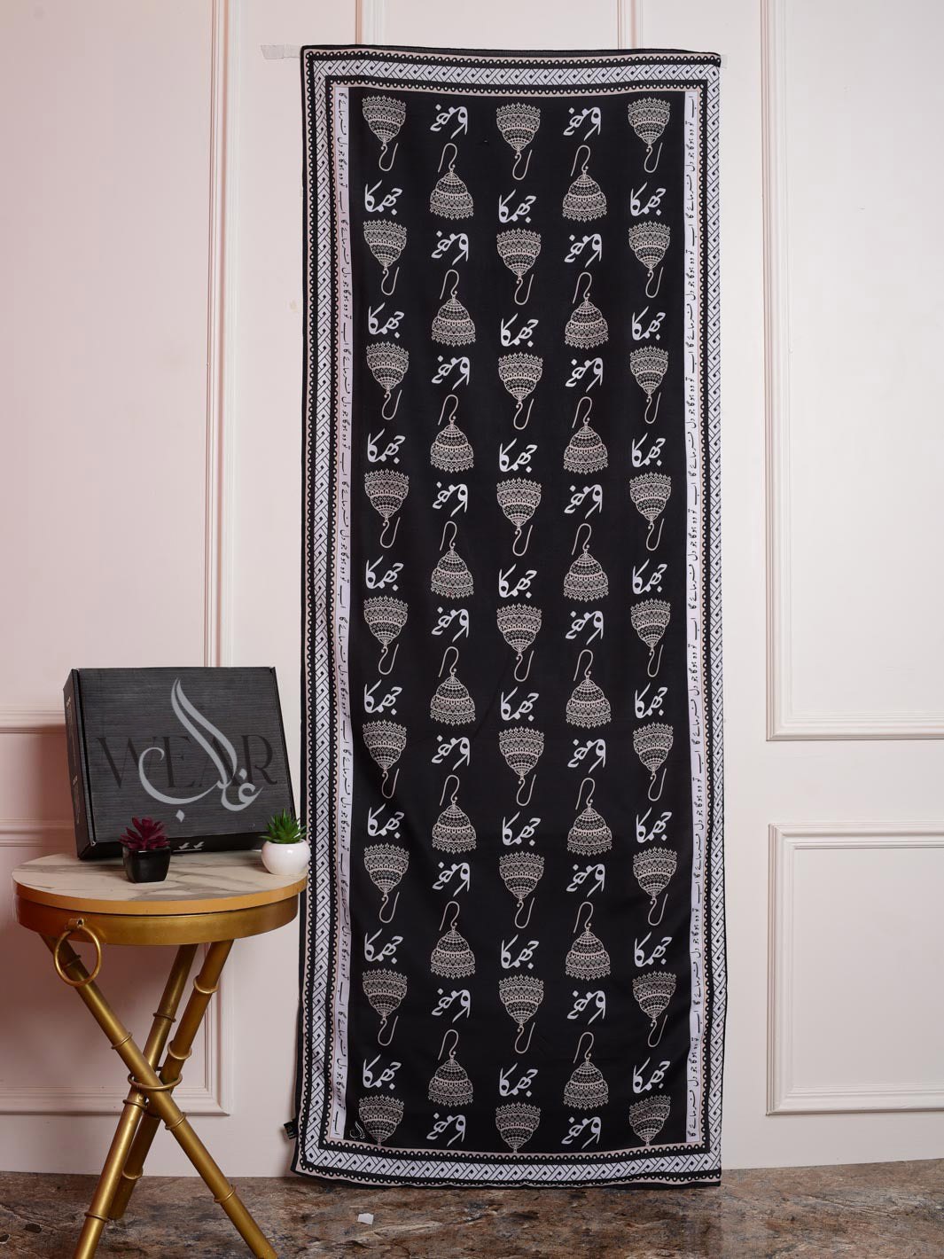 Jhumka Stole (Black n White)