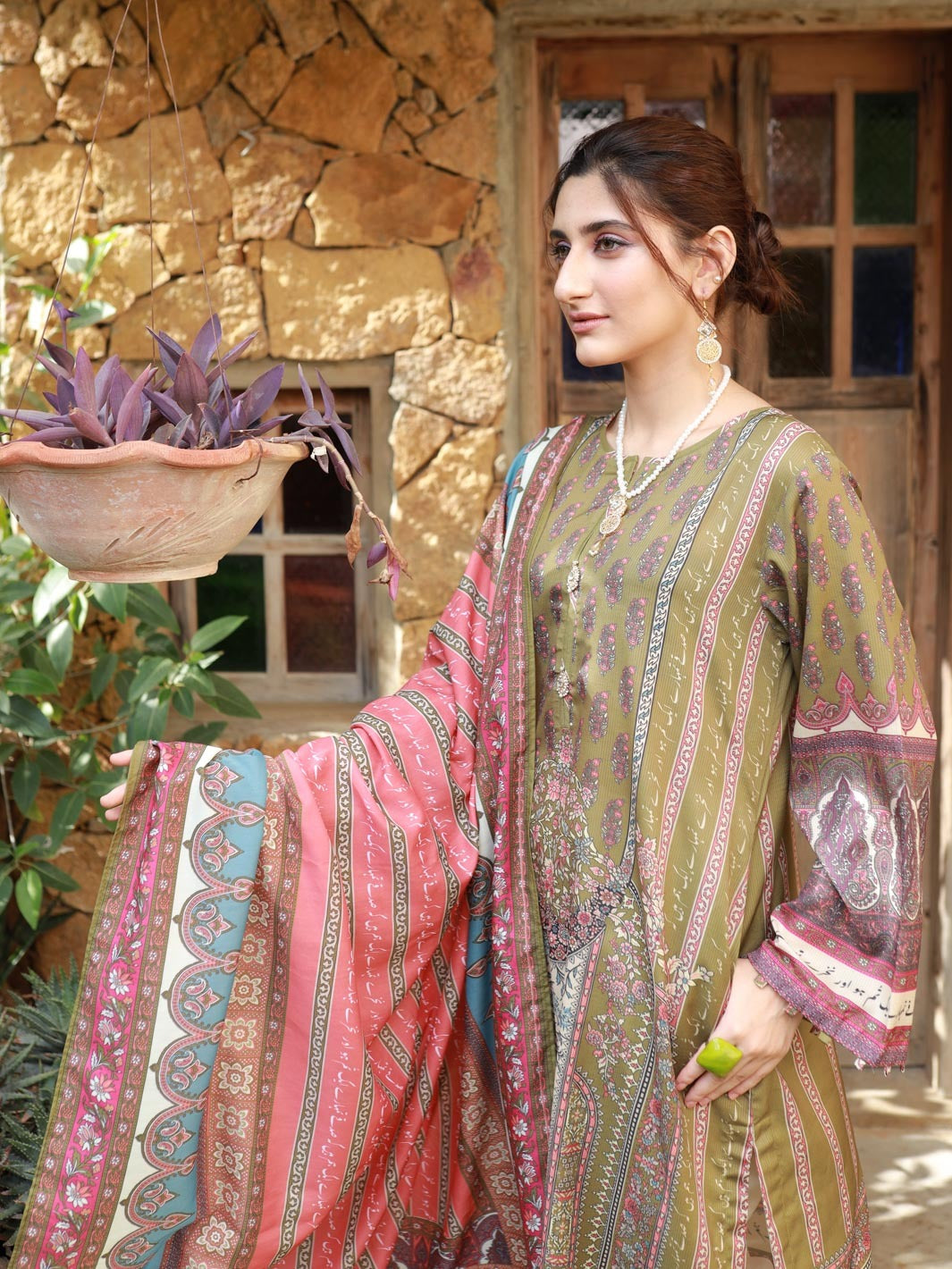 Nakhrey Dupatta (Dhani)