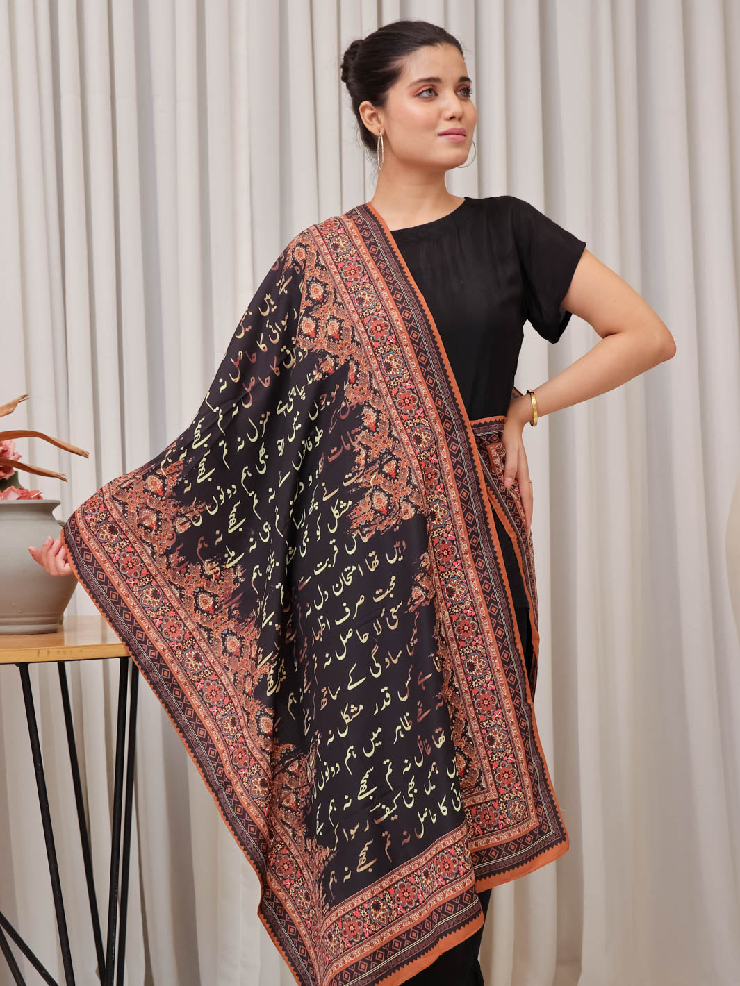 Manzil stole (Black)