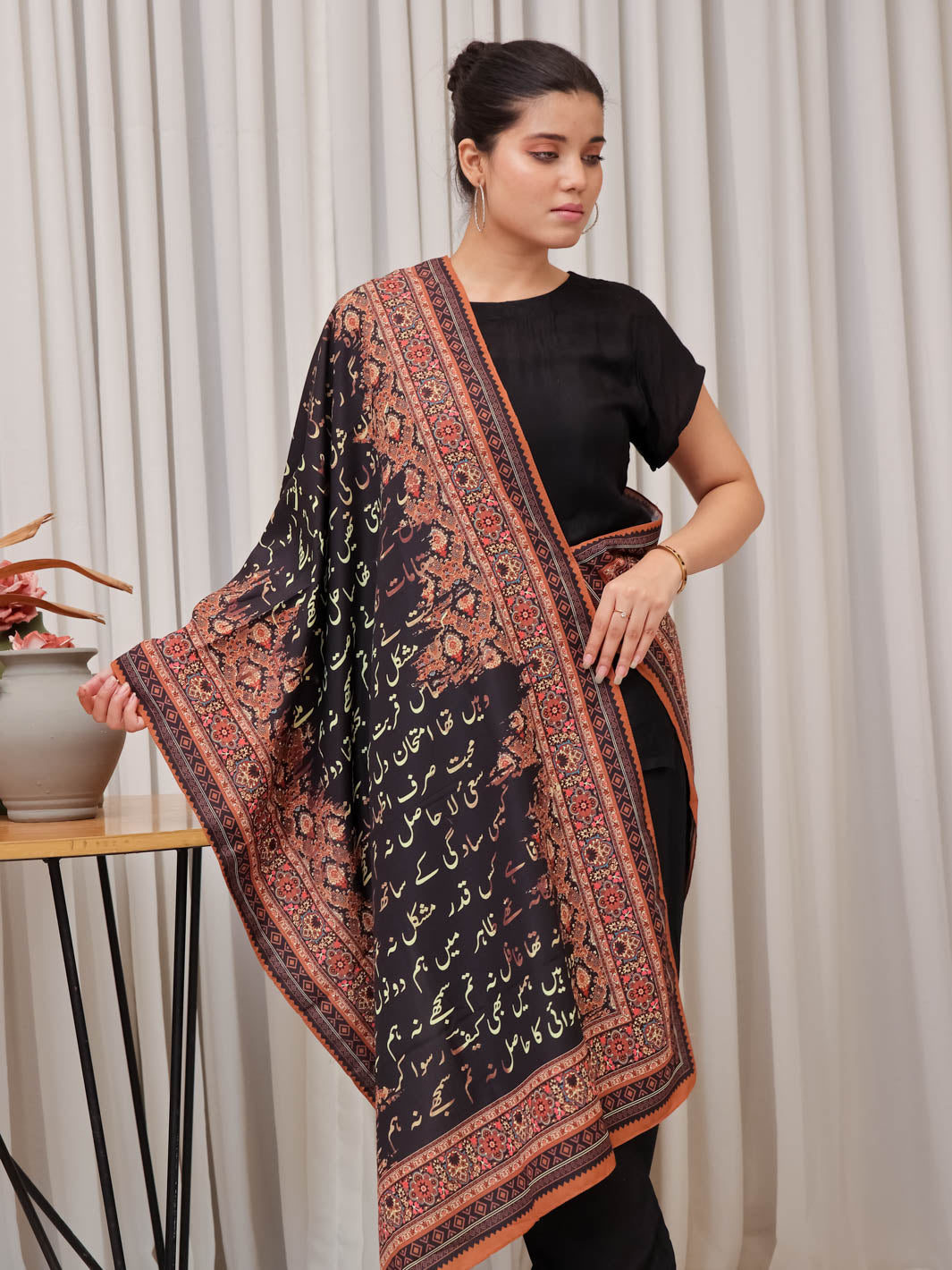 Manzil stole (Black)