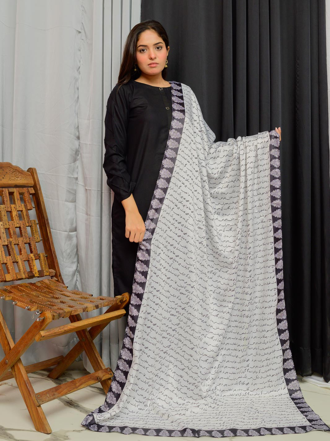 Kitaabi Dastan Silk Dupatta (white)