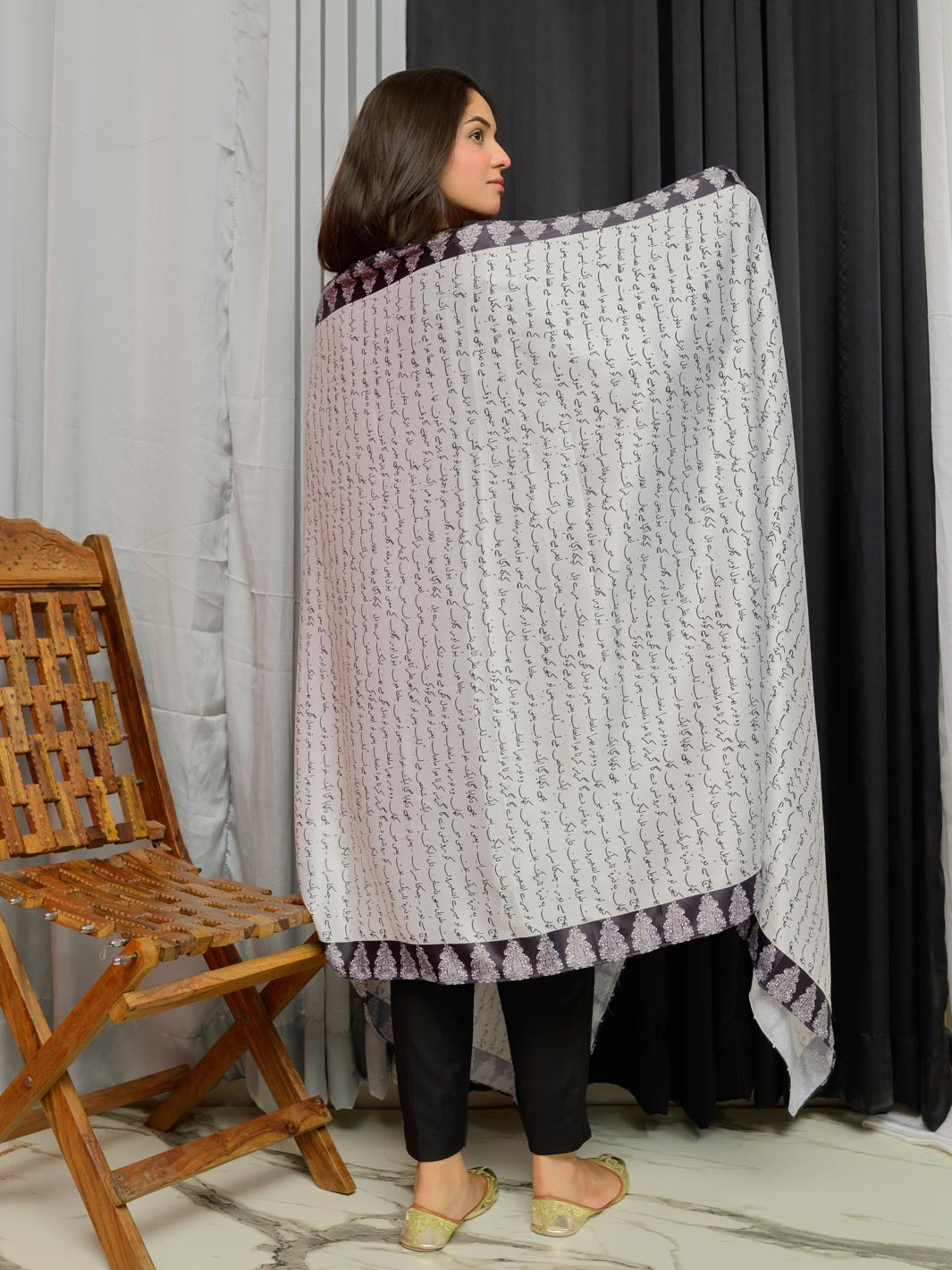 kitaabi Dastaan Dupatta (White)