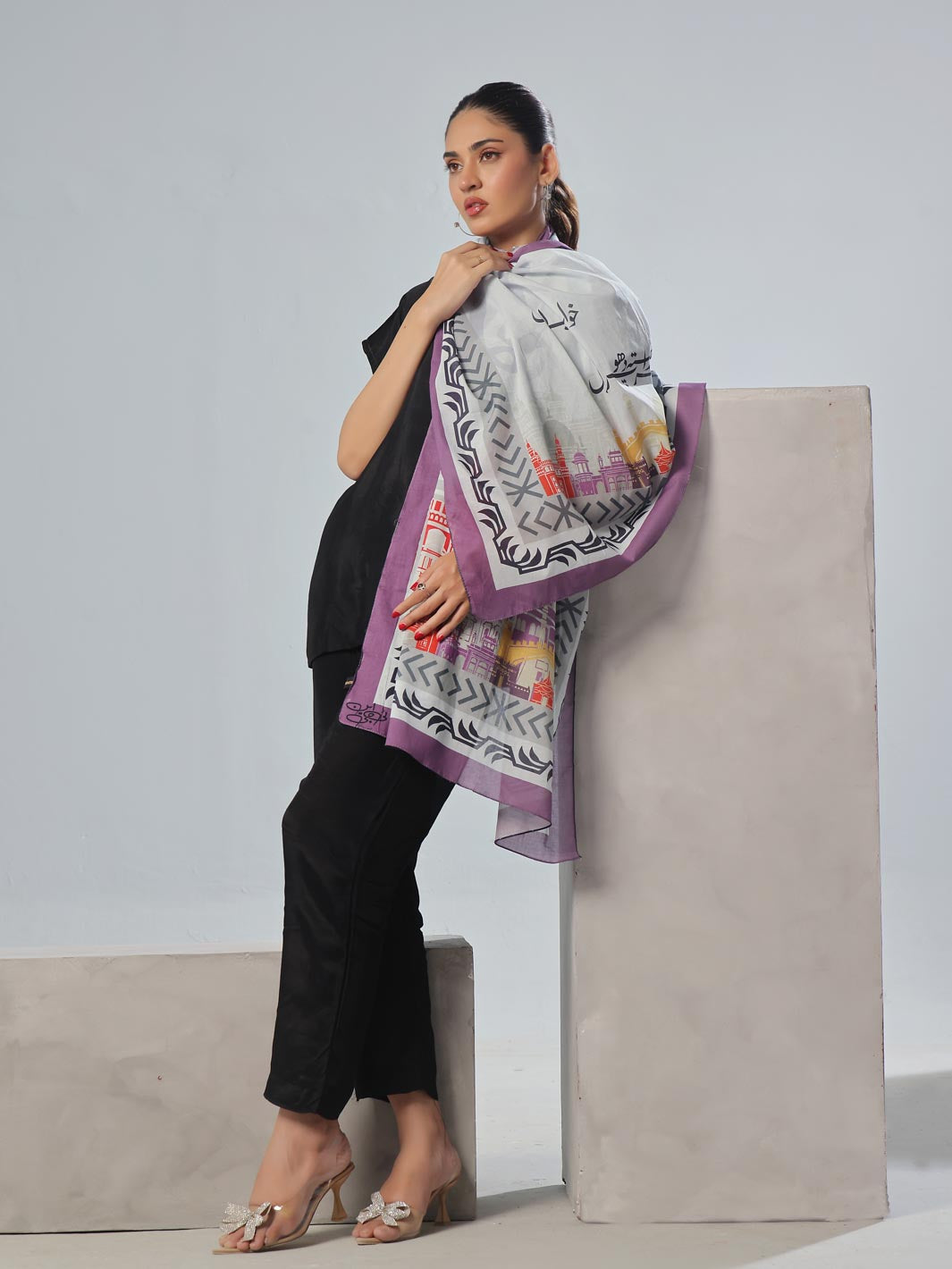 Khuaab Lawn Stole