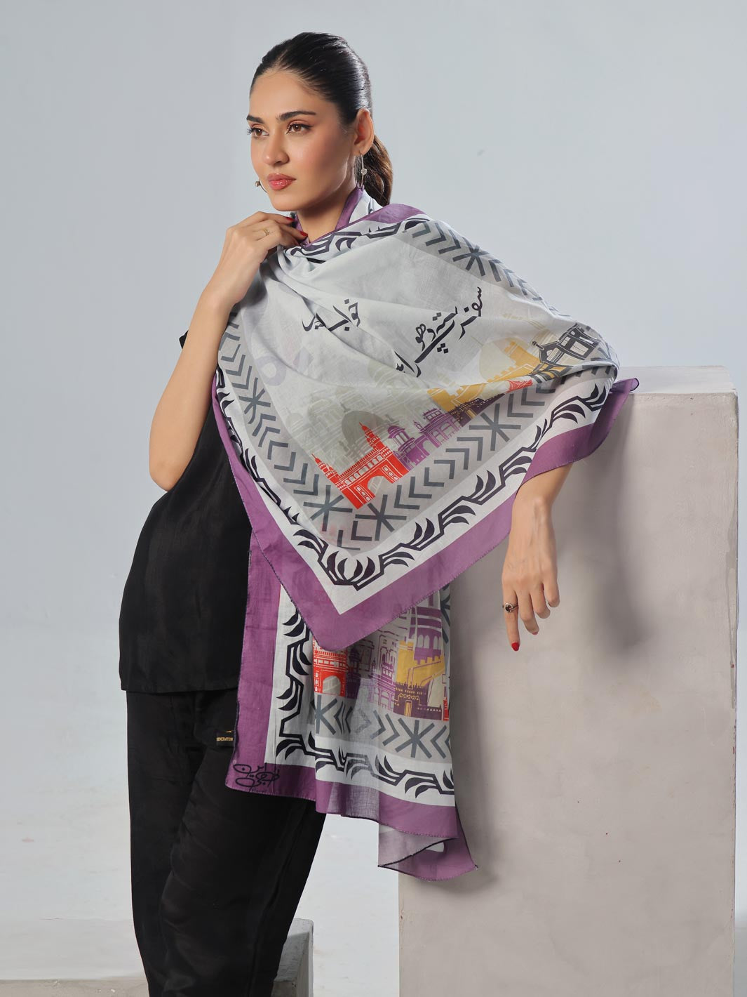 Khuaab Lawn Stole