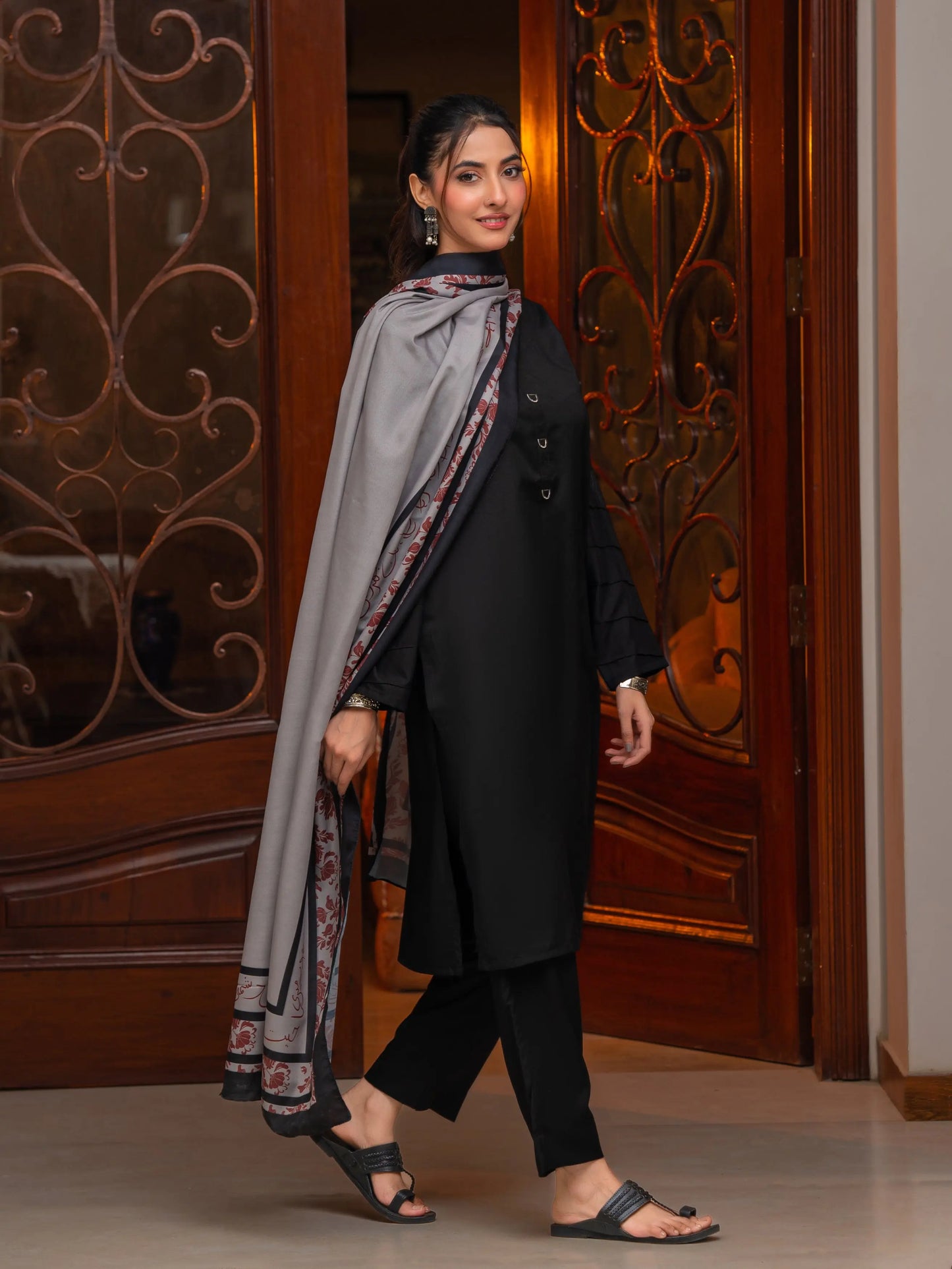 Chahat Odhni (Grey)