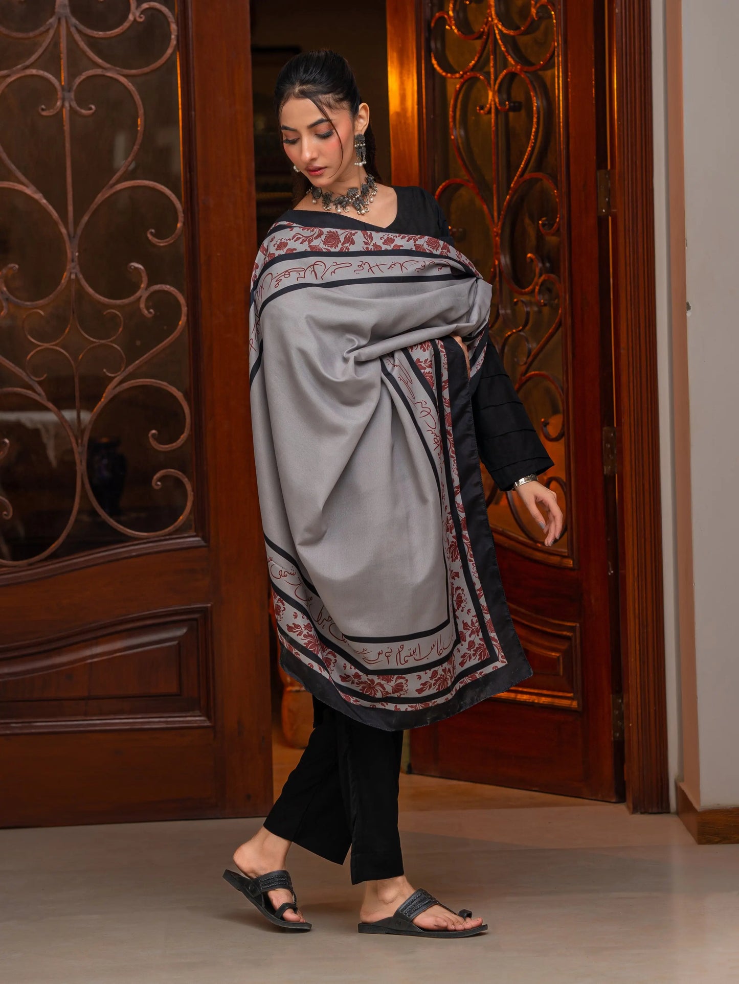 Chahat Odhni (Grey)