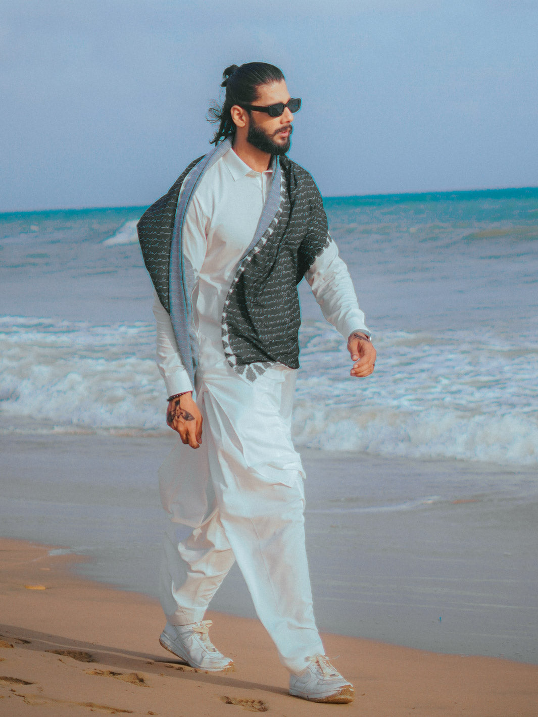 Kitaabi Dastaan Stole | Black