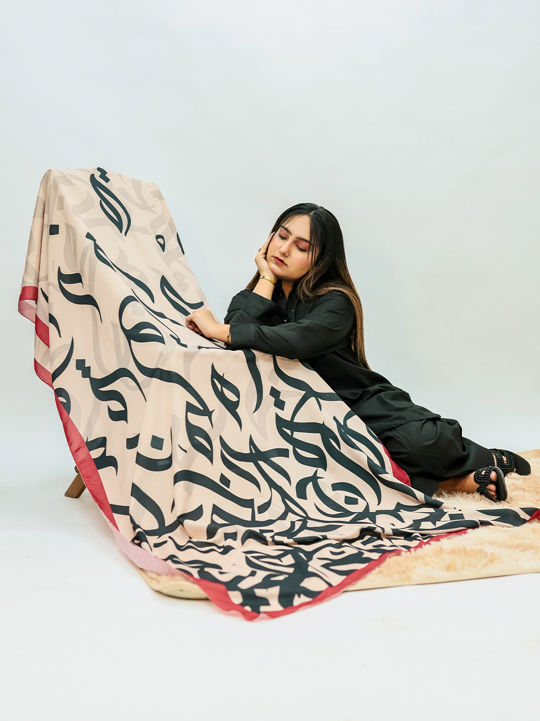 Huroof Dupatta (Skin)