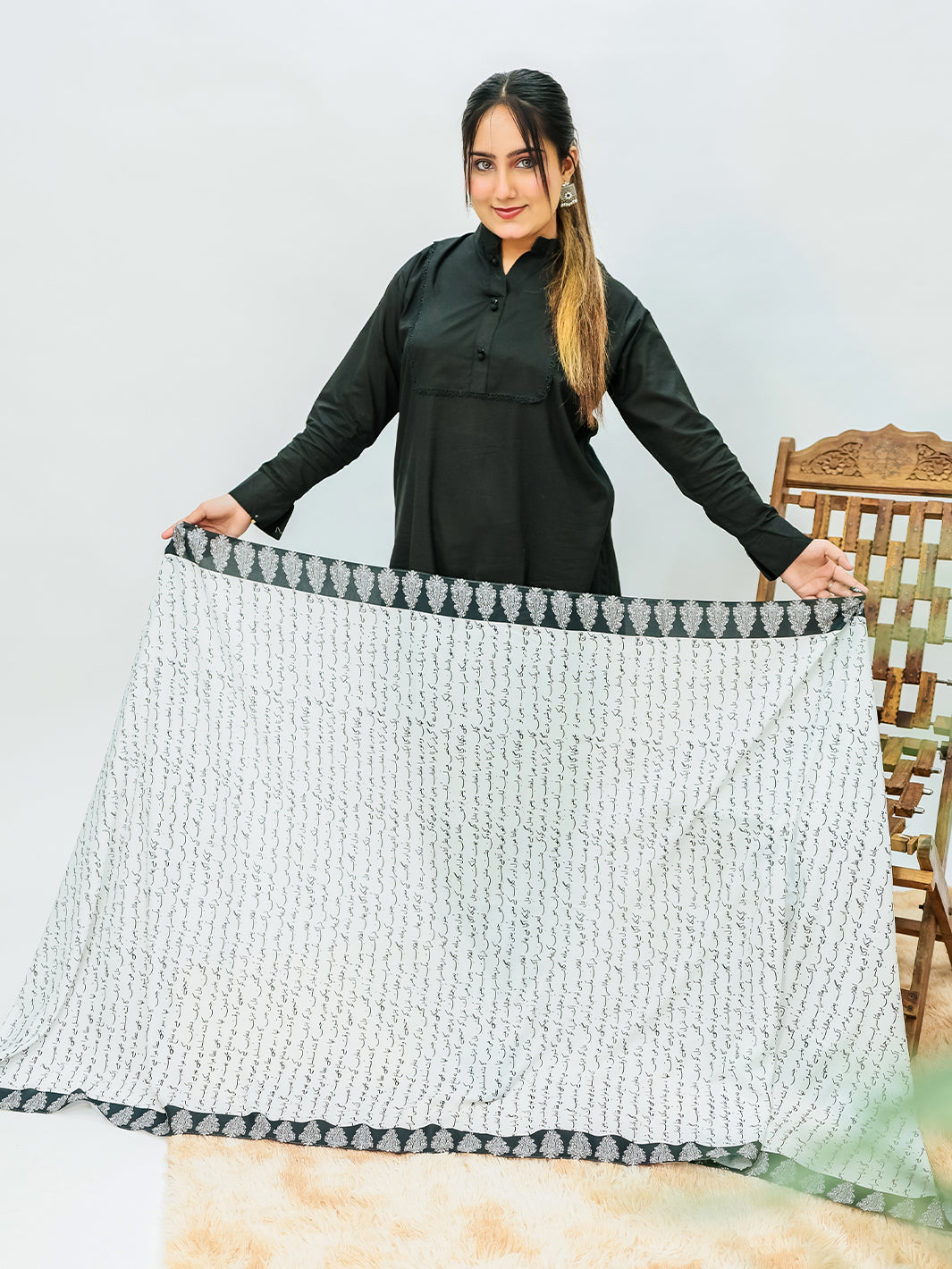 kitaabi Dastaan Dupatta (White)