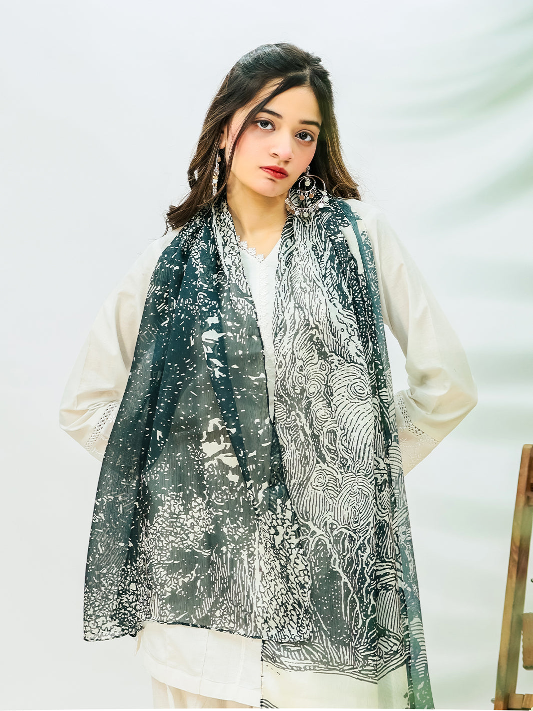 Forest Stole (Black)