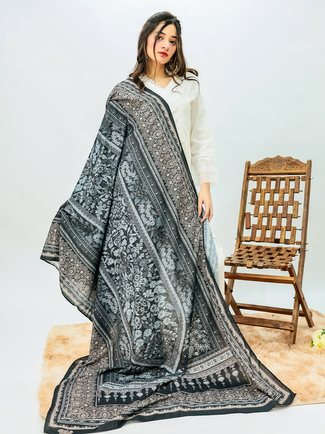 Zehra Dupatta (Black)