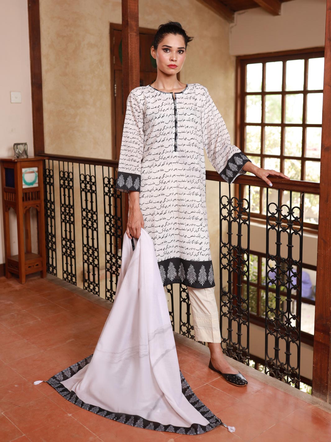 Dastaan shirt dupatta (White)