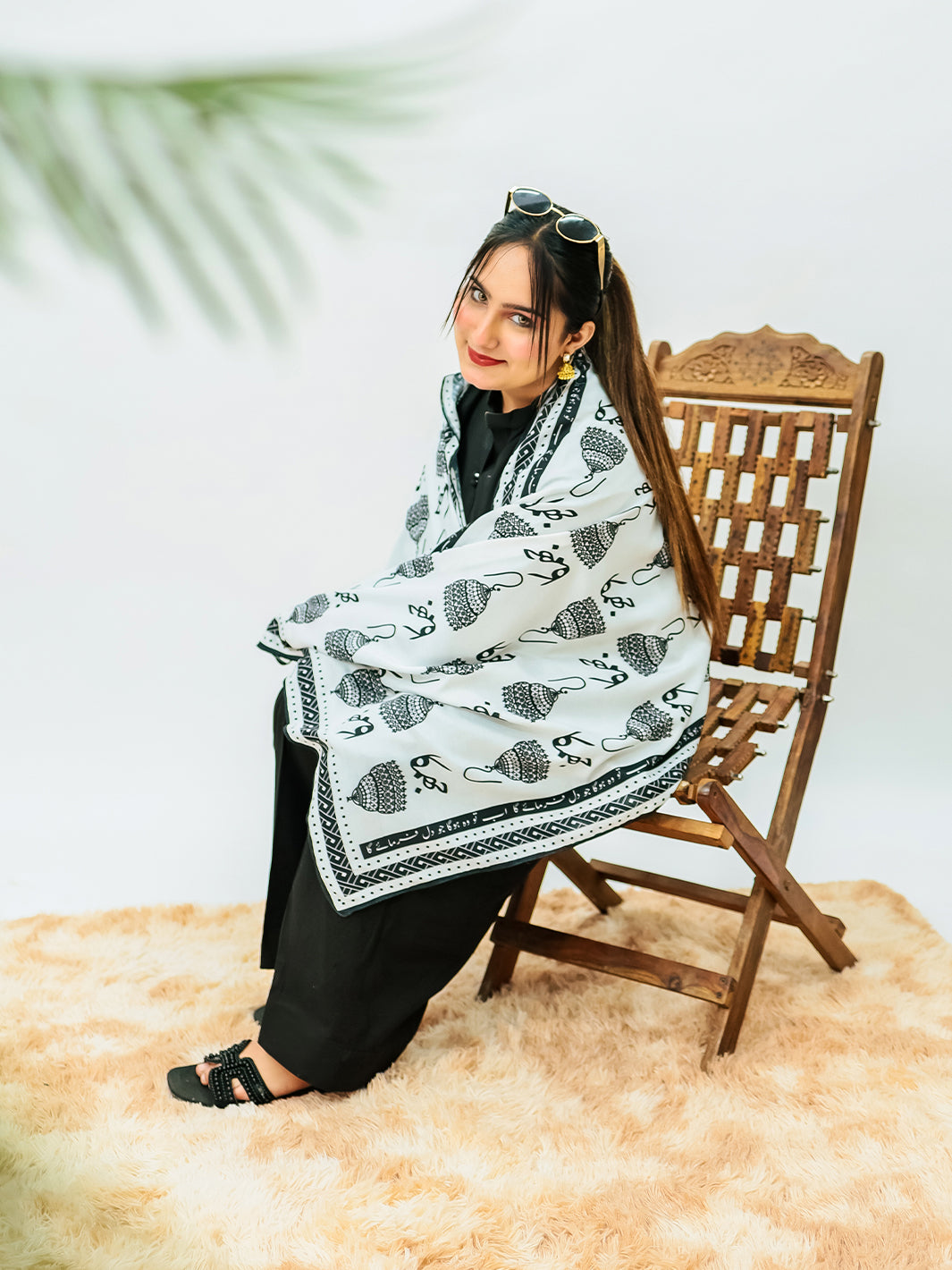 Jhumka Stole (White)