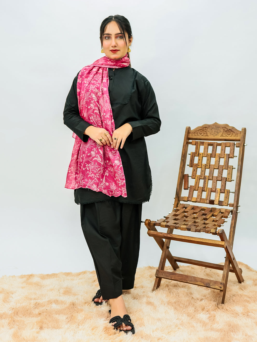 Farazi Floral Stole (Hot Pink)