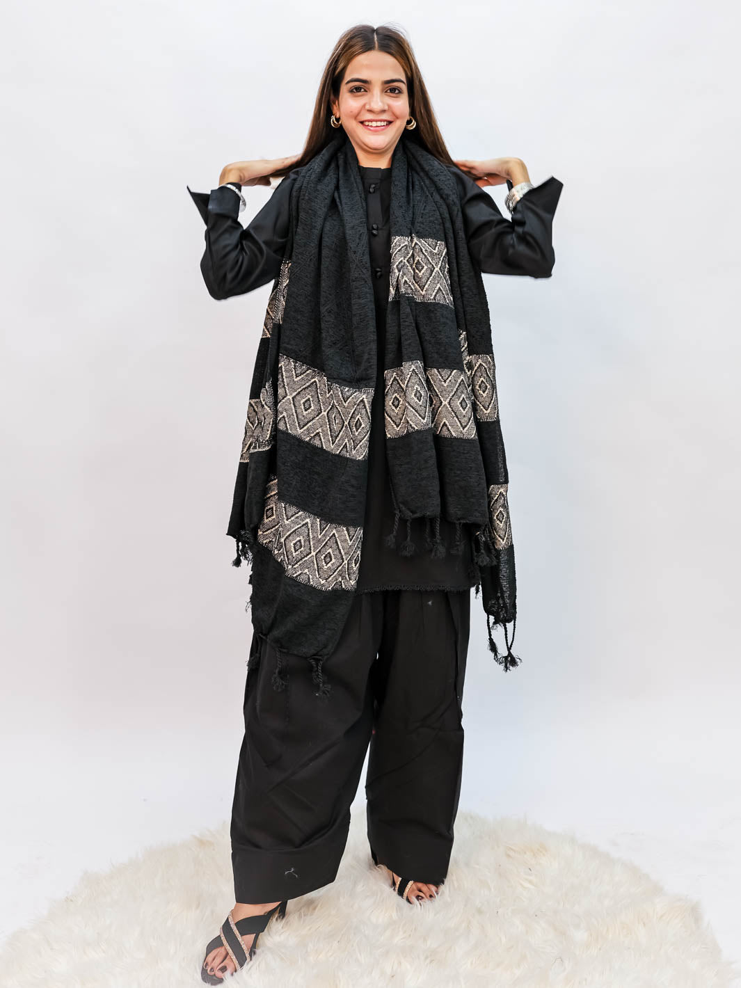 Wool Mini Shawl (Black)