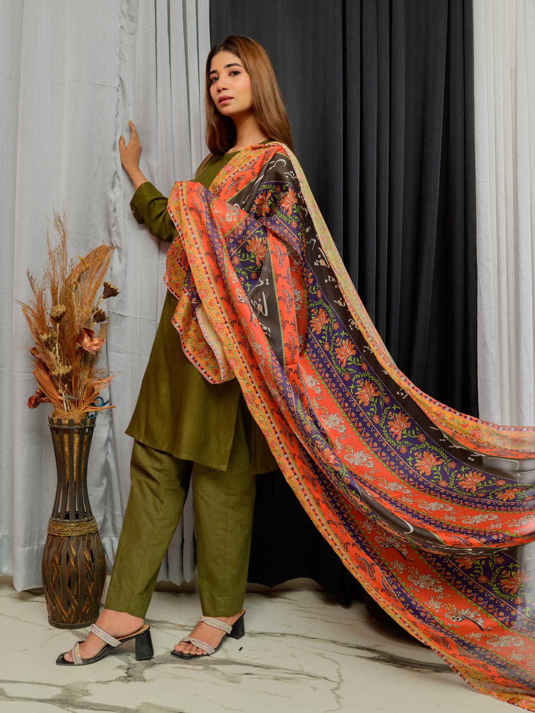 Phool Stripe  Premium Silk Dupatta (Dark Multi)