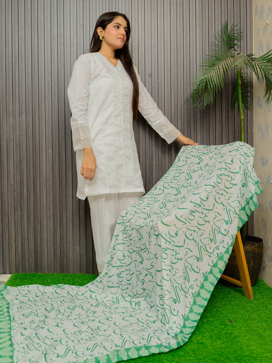 Be Qaida Dupatta (White and Green)