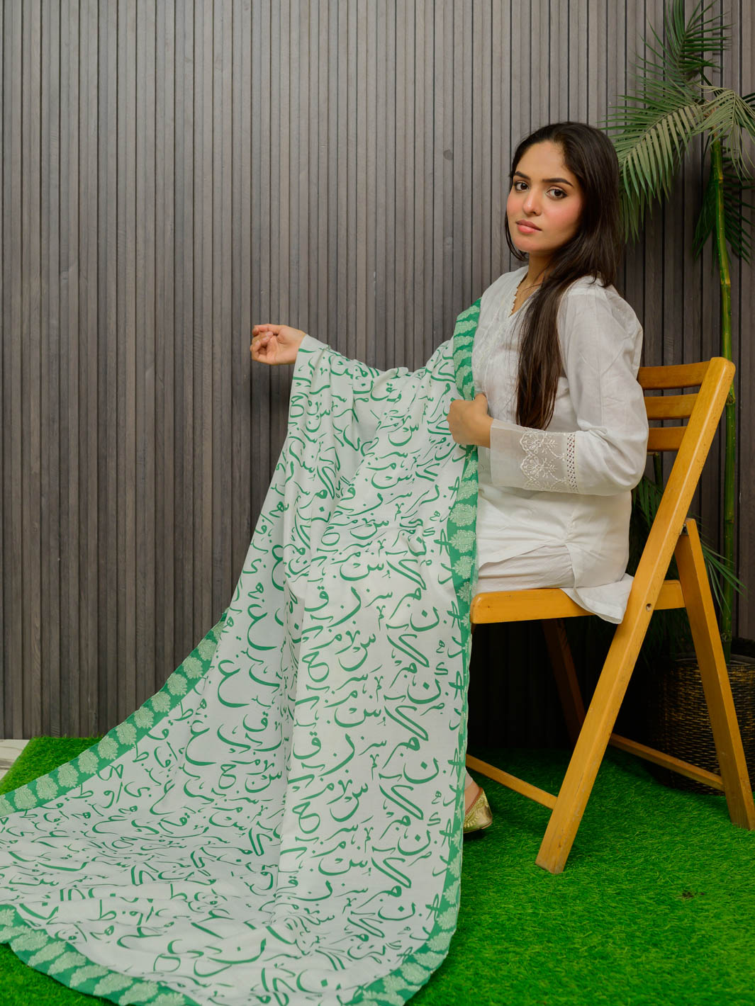 Be Qaida Dupatta (White and Green)