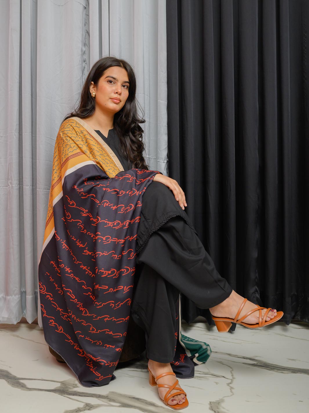 Mukalmaa Dupatta (Black)