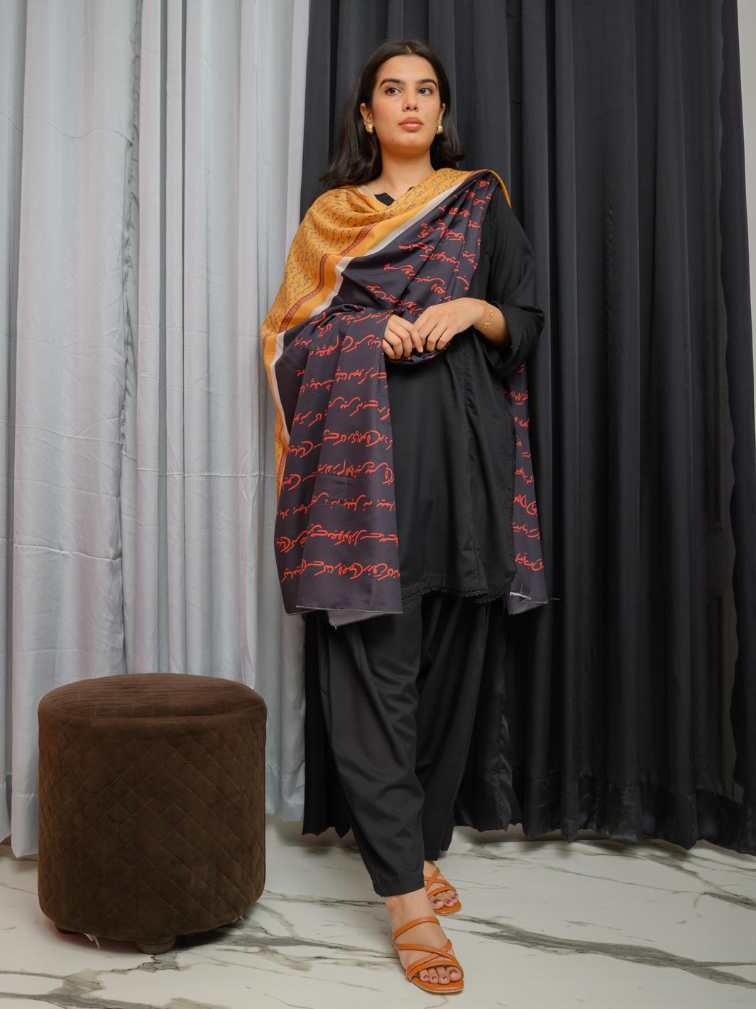 Mukalmaa Dupatta (Black)