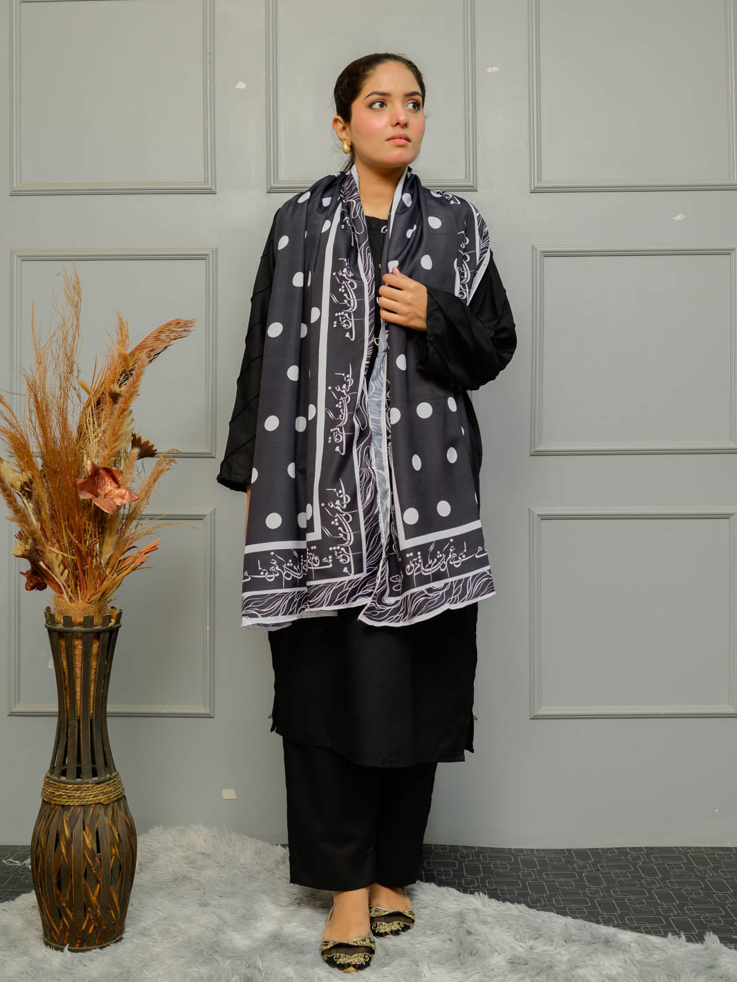 Polka Dot Stole (Black)
